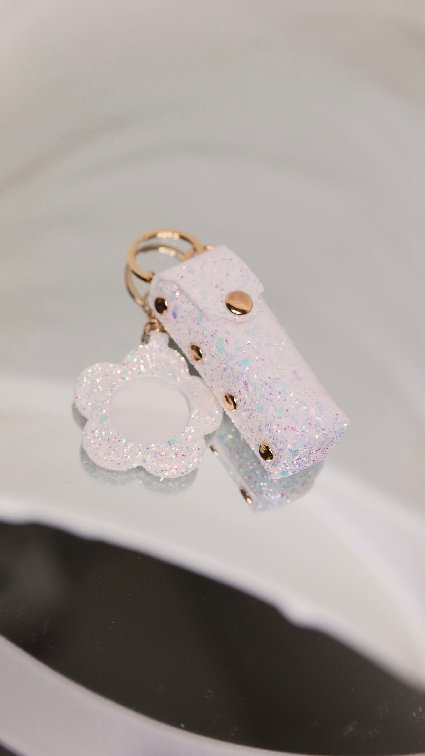 LIP HOLDER
